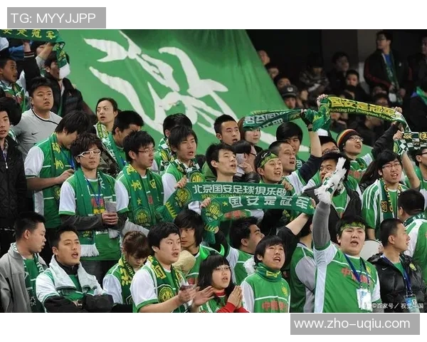 北京国安足球队奋勇争先全力冲击新赛季目标展现团队精神与拼搏精神